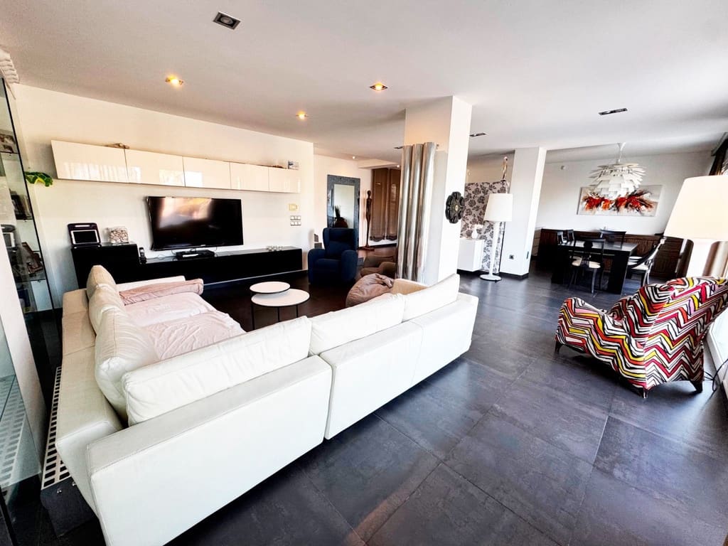 4 slaapkamer Villa te koop in Denia met zwembad garage - € 1.395.000 (Ref: 9542034)