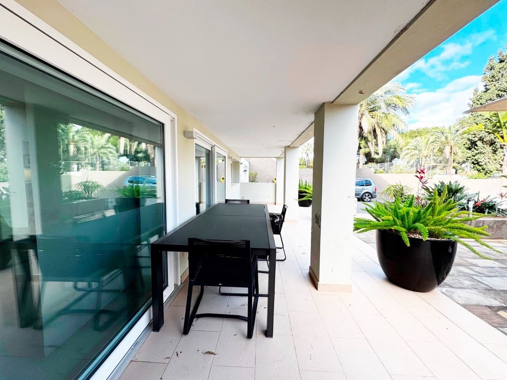 4 slaapkamer Villa te koop in Denia met zwembad garage - € 1.395.000 (Ref: 9542034)