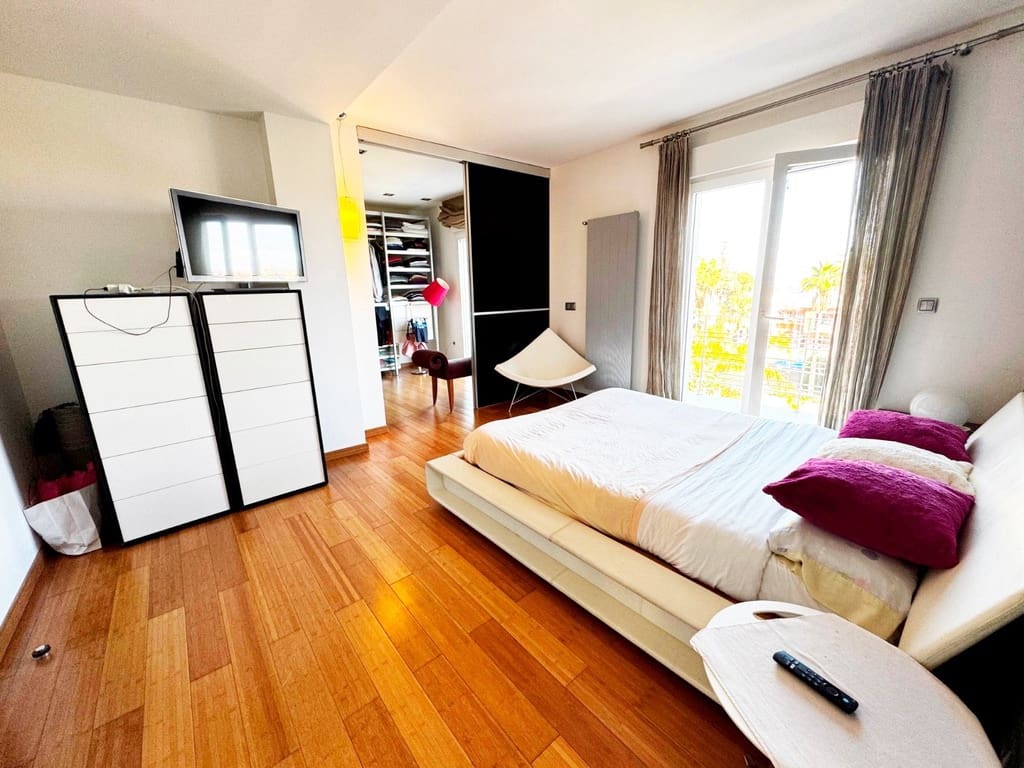 4 slaapkamer Villa te koop in Denia met zwembad garage - € 1.395.000 (Ref: 9542034)