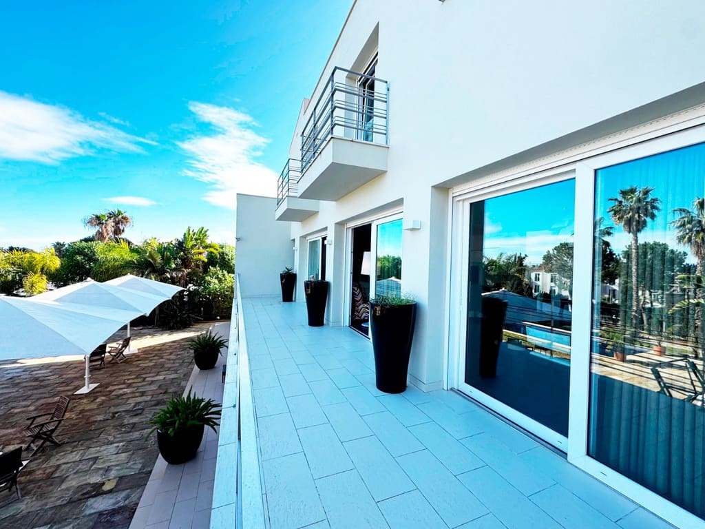 4 slaapkamer Villa te koop in Denia met zwembad garage - € 1.395.000 (Ref: 9542034)