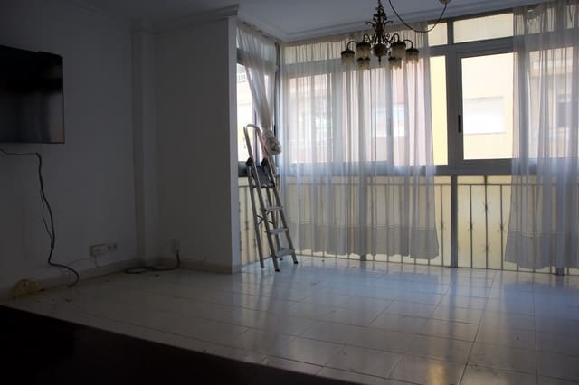 3 bedroom Apartment for sale in Dénia - € 170,000 (Ref: 9542306)