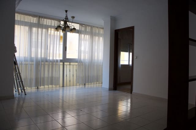 3 bedroom Apartment for sale in Dénia - € 170,000 (Ref: 9542306)