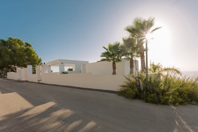 4 soveværelse Villa til salg i Benitachell / Benitatxell med swimmingpool - € 1.890.000 (Ref: 9550101)