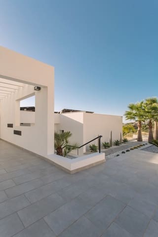 4 soveværelse Villa til salg i Benitachell / Benitatxell med swimmingpool - € 1.890.000 (Ref: 9550101)