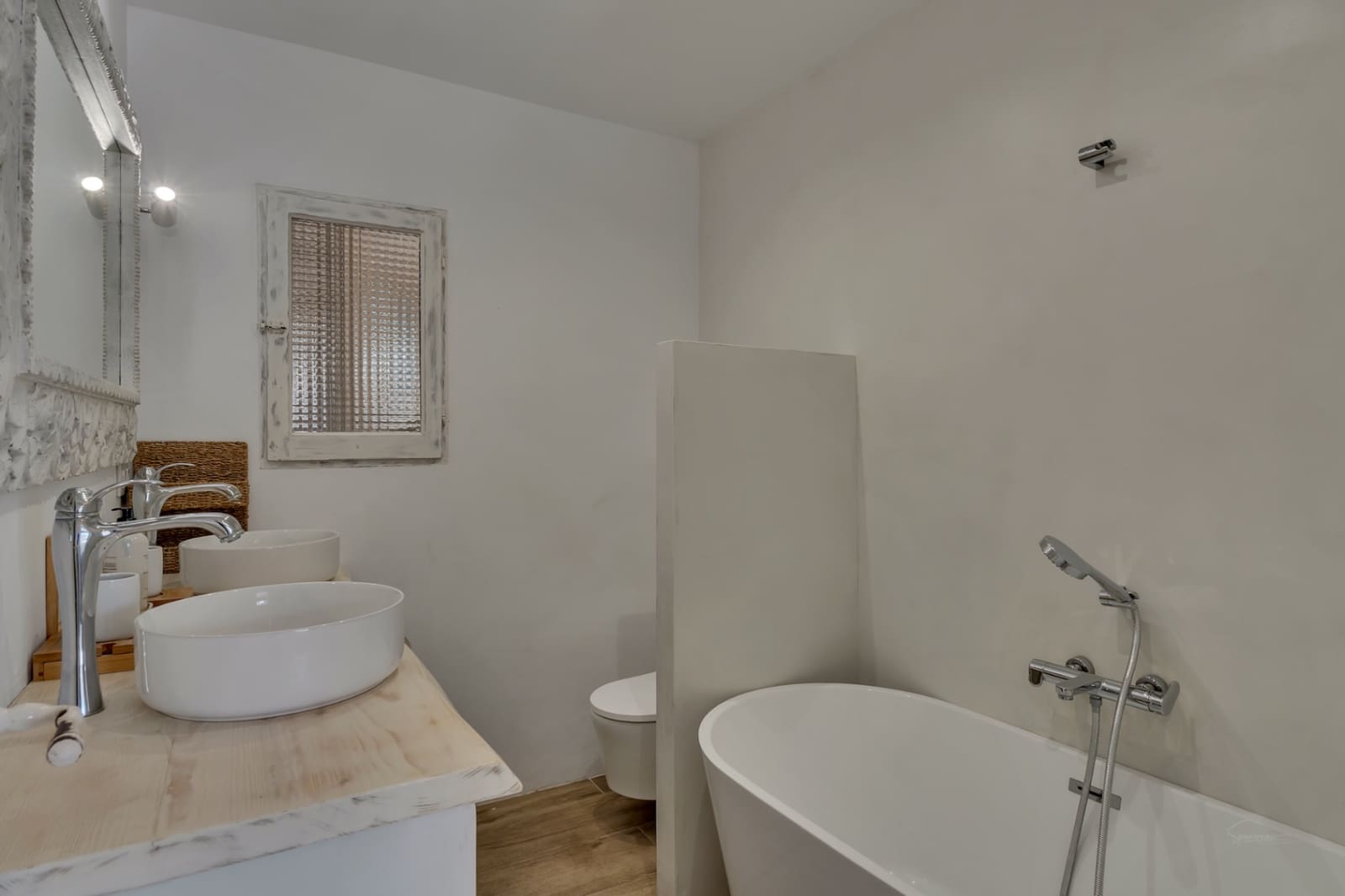 5 bedroom Villa for sale in Moraira with pool - € 1,299,000 (Ref: 9559291)