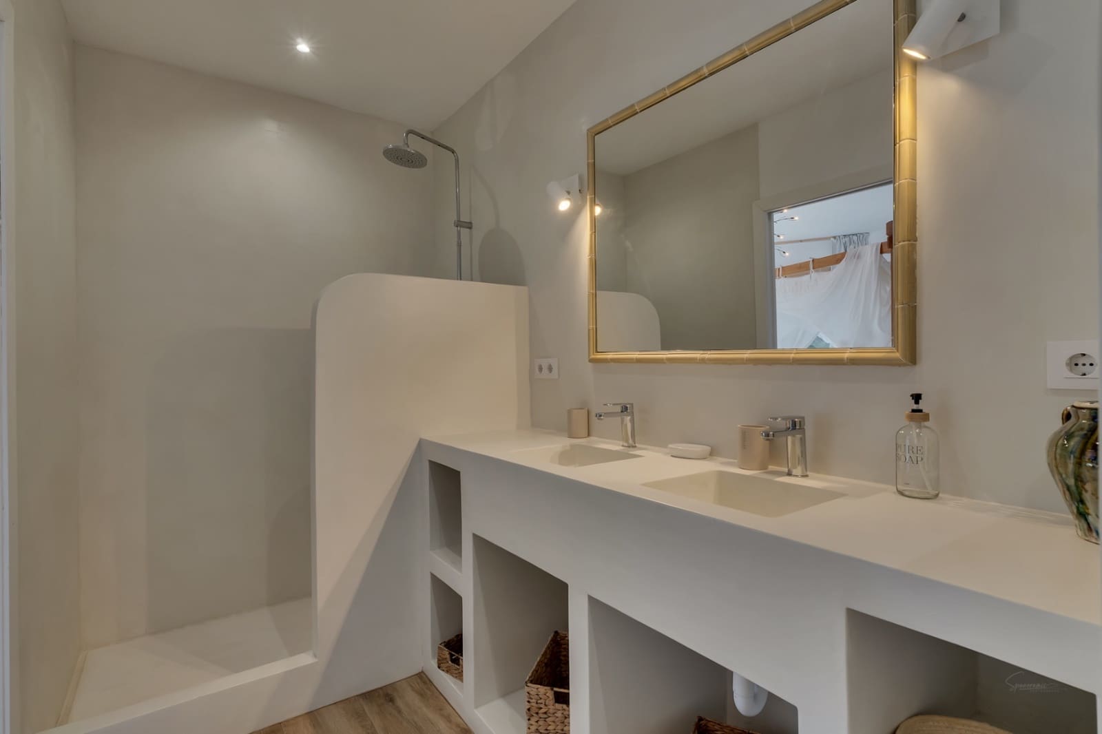 5 bedroom Villa for sale in Moraira with pool - € 1,299,000 (Ref: 9559291)