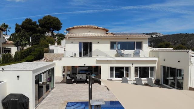 4 makuuhuone Huvila myytävänä paikassa Moraira, Teulada-Moraira mukana uima-altaan - 1 850 000 € (Ref: 9571621)
