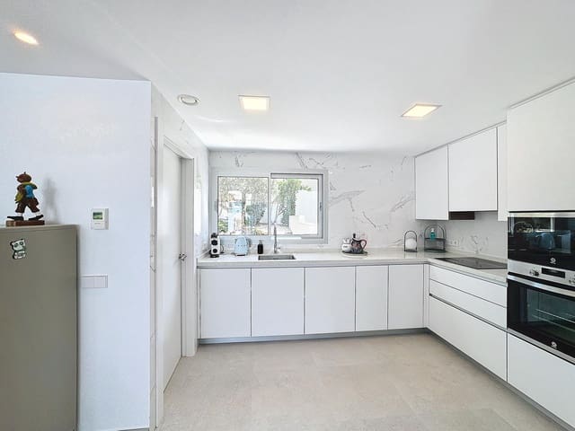 4 soveværelse Villa til salg i Benitachell / Benitatxell med swimmingpool - € 990.000 (Ref: 9571965)