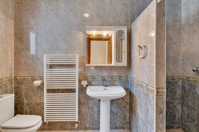 Chalet de 5 habitaciones en Moraira, Teulada-Moraira en venta con piscina garaje - 980.000 € (Ref: 9610209)