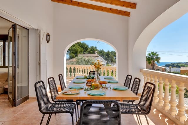 Chalet de 5 habitaciones en Moraira, Teulada-Moraira en venta con piscina garaje - 980.000 € (Ref: 9610209)