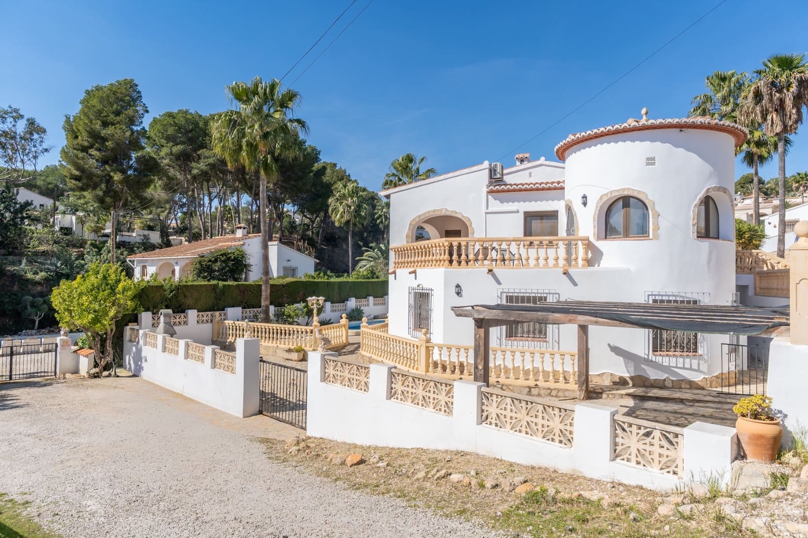 5 bedroom Villa for sale in Moraira with pool garage - € 980,000 (Ref: 9610209)