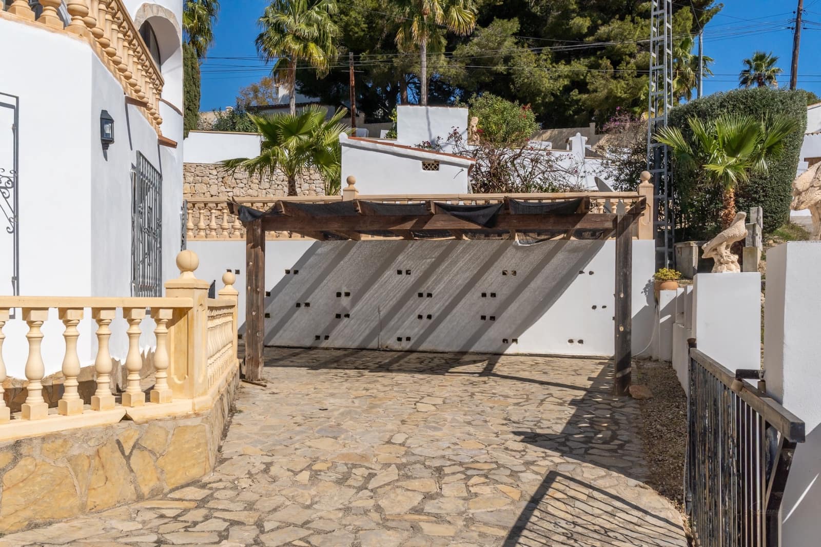 5 bedroom Villa for sale in Moraira with pool garage - € 980,000 (Ref: 9610209)