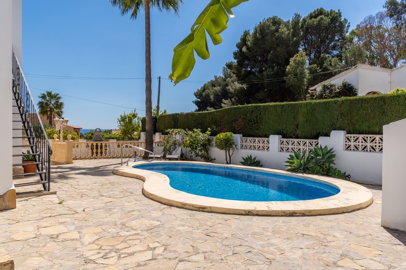 5 bedroom Villa for sale in Moraira with pool garage - € 980,000 (Ref: 9610209)