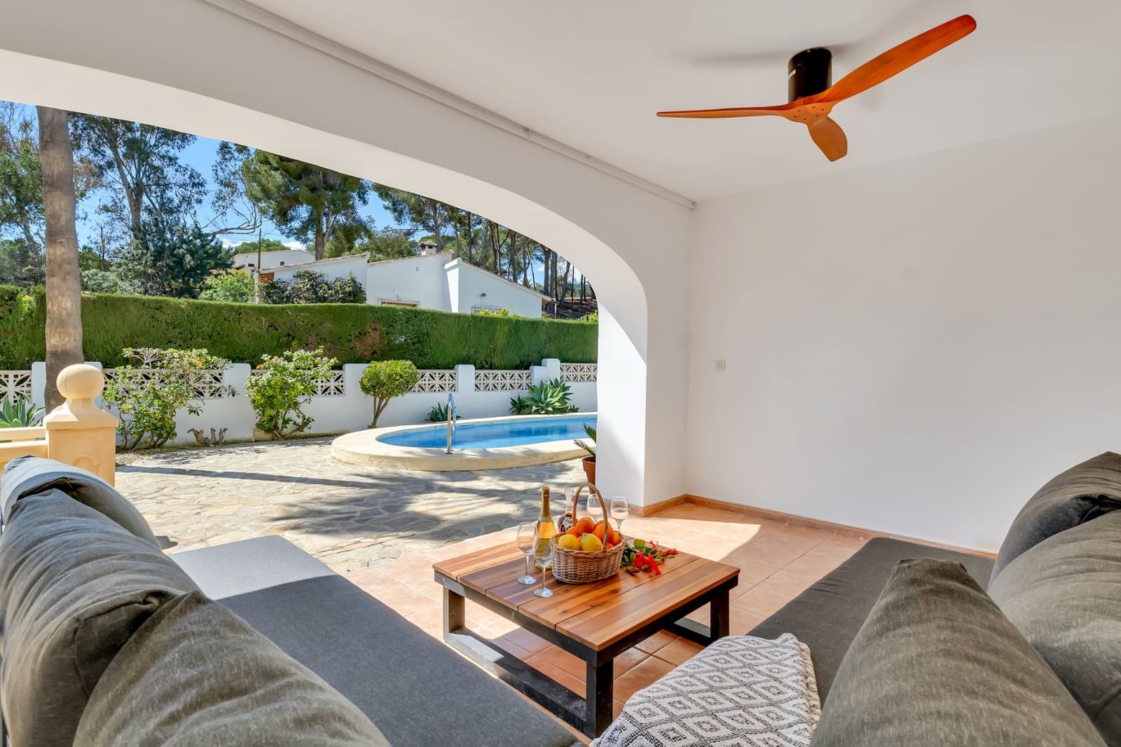 5 bedroom Villa for sale in Moraira with pool garage - € 980,000 (Ref: 9610209)