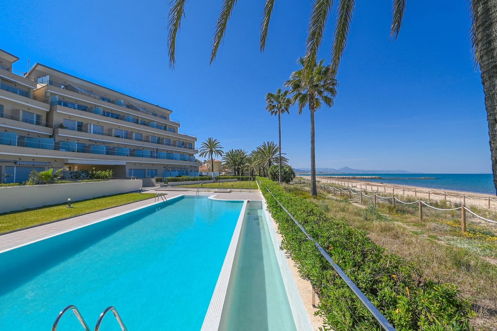 3 bedroom Apartment for sale in Denia - € 570,000 (Ref: 9612040)