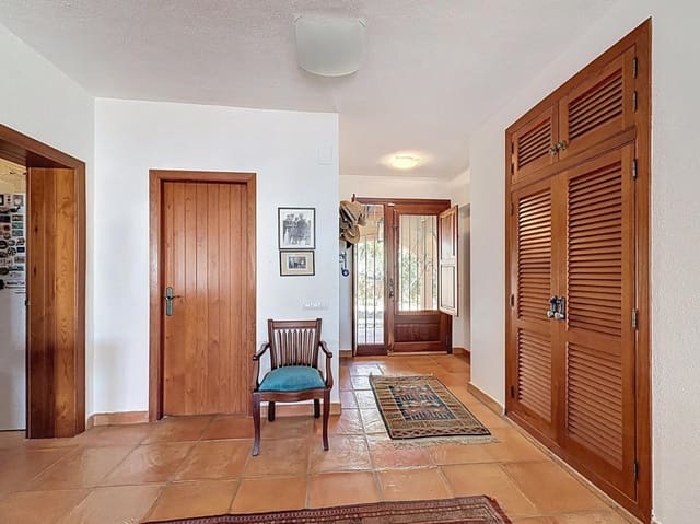 4 bedroom Villa for sale in Benitachell / Benitatxell with pool - € 2,350,000 (Ref: 9614090)