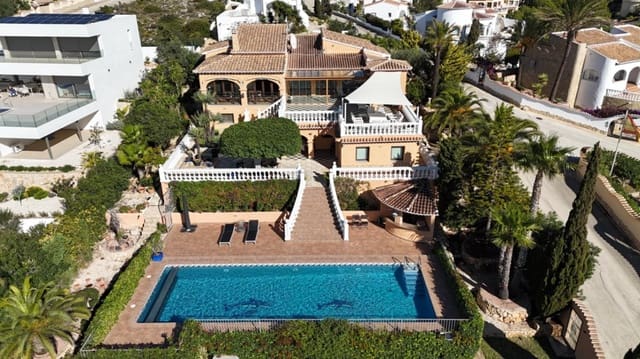 4 bedroom Villa for sale in Benitachell / Benitatxell with pool - € 2,350,000 (Ref: 9614090)
