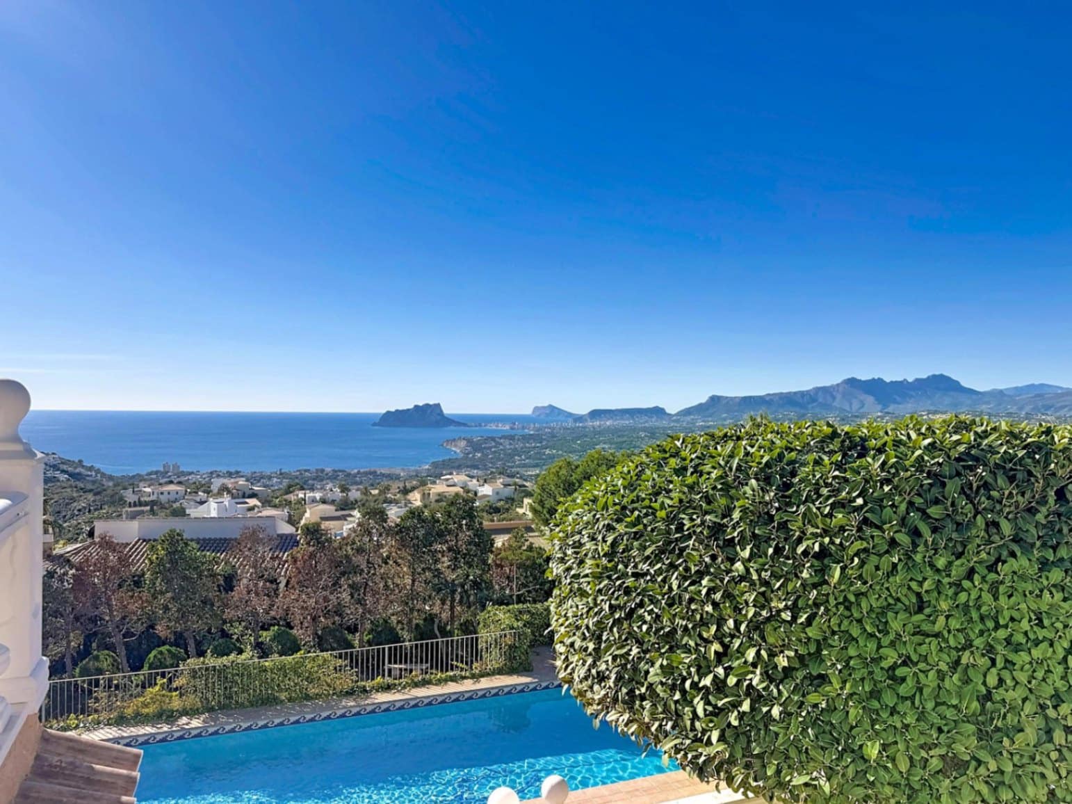4 bedroom Villa for sale in Benitachell / Benitatxell with pool - € 2,350,000 (Ref: 9614090)