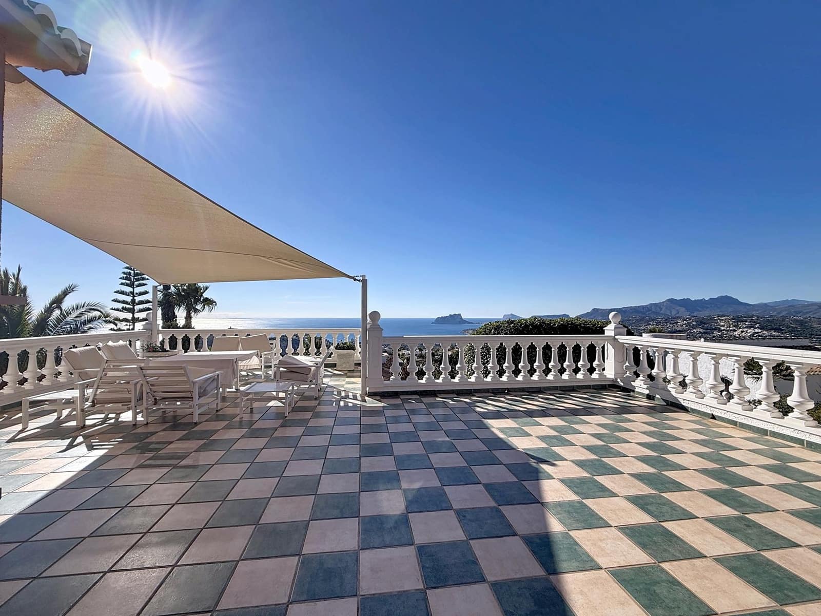 4 bedroom Villa for sale in Benitachell / Benitatxell with pool - € 2,350,000 (Ref: 9614090)