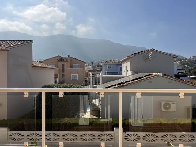 3 camera da letto Villetta Bifamiliare in vendita in Dénia con piscina garage - 379.000 € (Rif: 9646386)