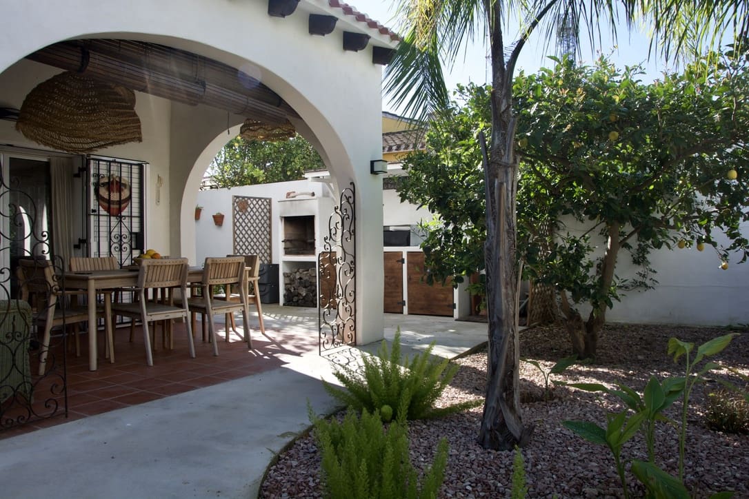 3 soveværelse Villa til salg i Els Poblets med garage - € 429.000 (Ref: 9665176)