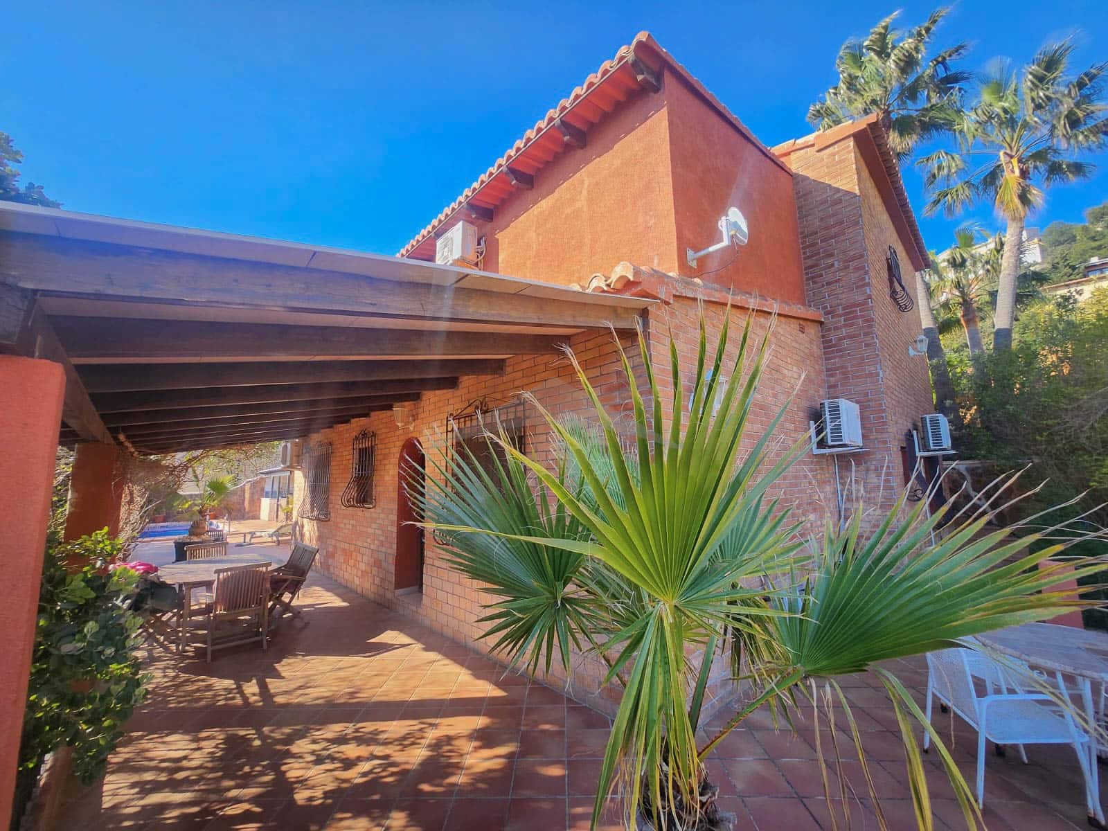 3 bedroom Villa for sale in Cumbre del Sol with pool - € 520,000 (Ref: 9730483)