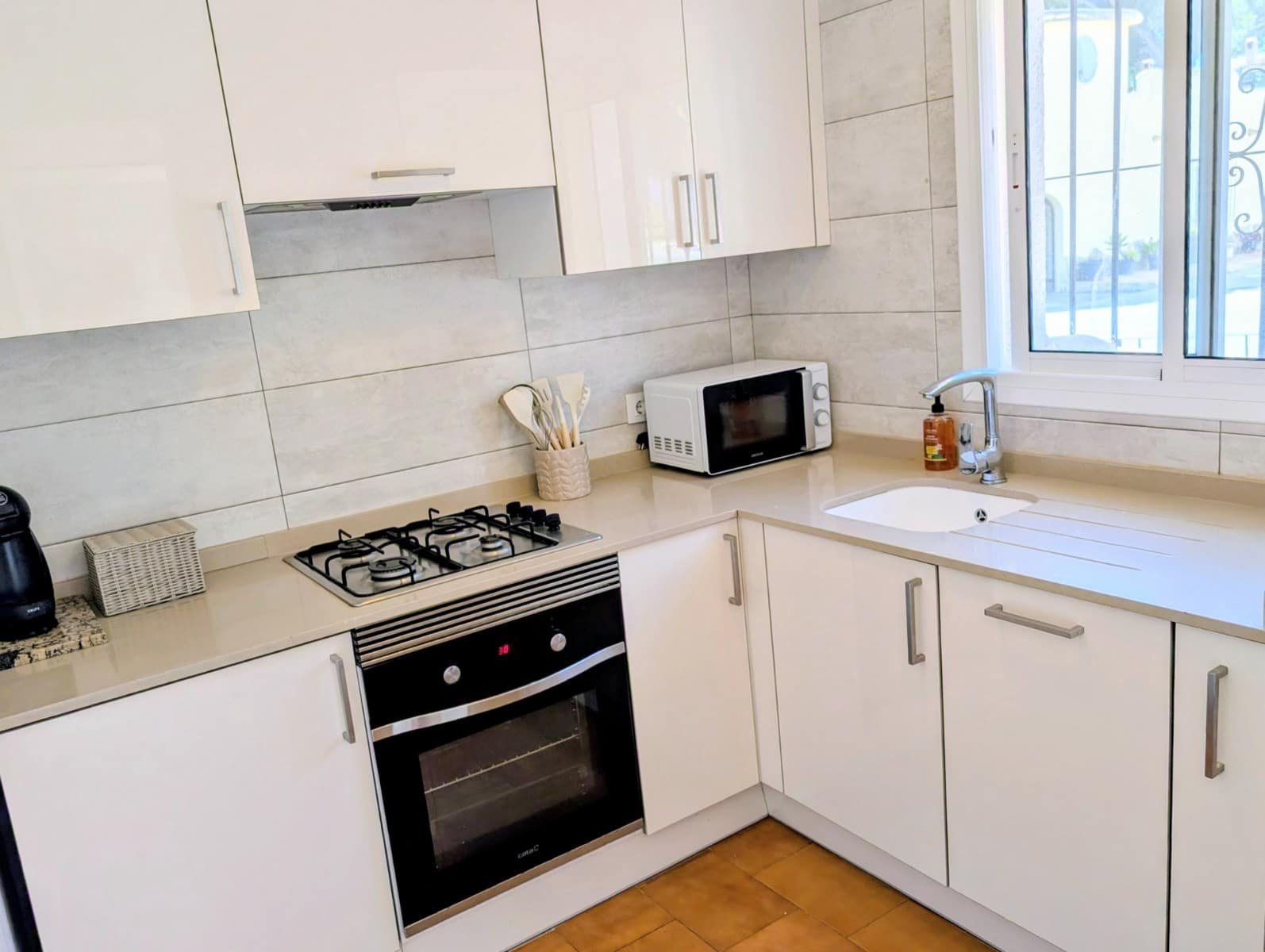 2 slaapkamer Rijtjeshuis te koop in Moraira met zwembad - € 289.000 (Ref: 9781393)