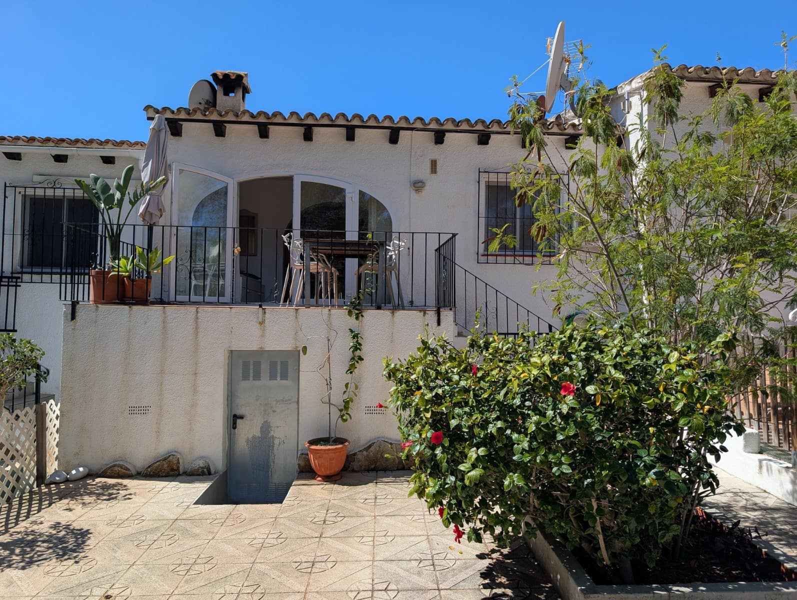 2 slaapkamer Rijtjeshuis te koop in Moraira met zwembad - € 289.000 (Ref: 9781393)