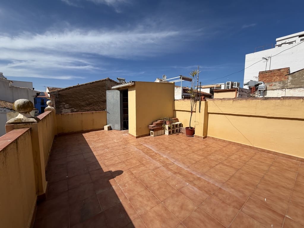 Casa de 3 habitaciones en Dénia en venta - 260.000 € (Ref: 9795631)