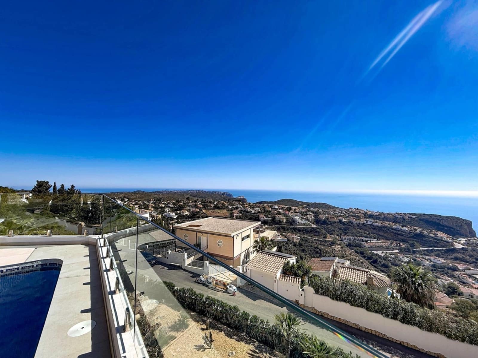 Chalet de 4 habitaciones en Benitachell / Benitatxell en venta - 980.000 € (Ref: 9802475)