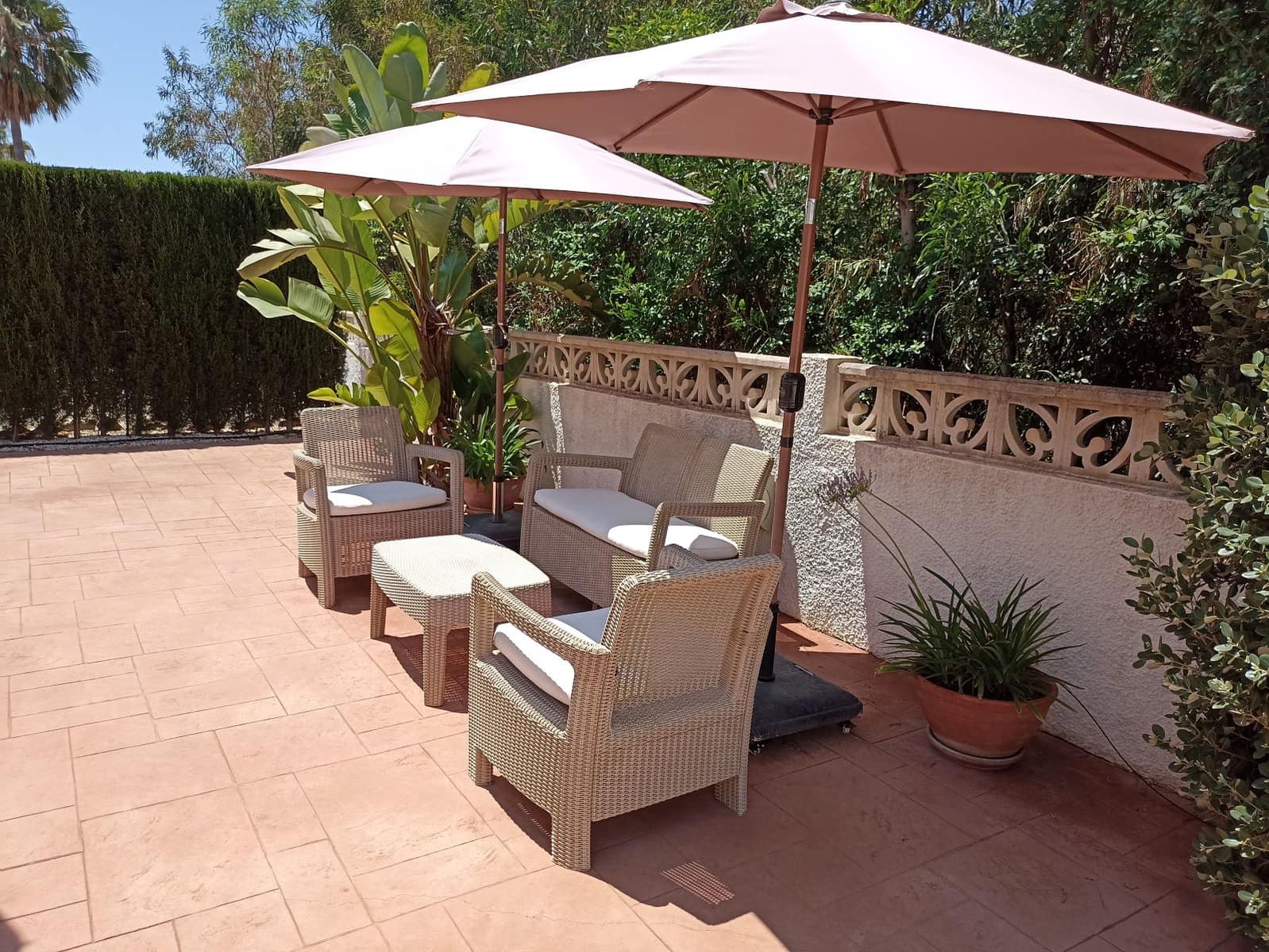   2 soveværelse   ferieVilla i Moraira   med   swimmingpool  garage  - € 560 (Ref: 4120508)