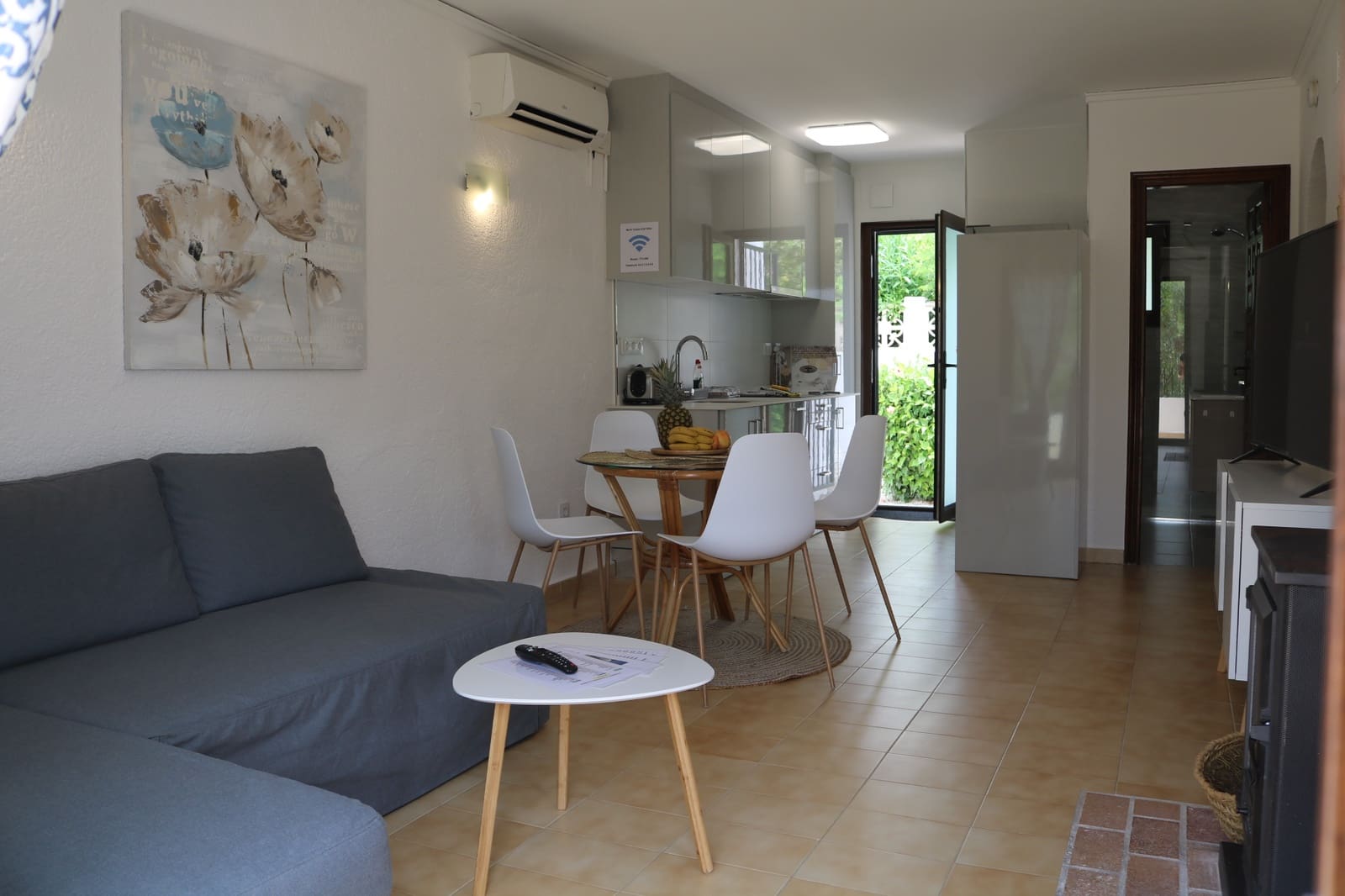   2 soveværelse   ferieVilla i Moraira   med   swimmingpool  garage  - € 560 (Ref: 4120508)