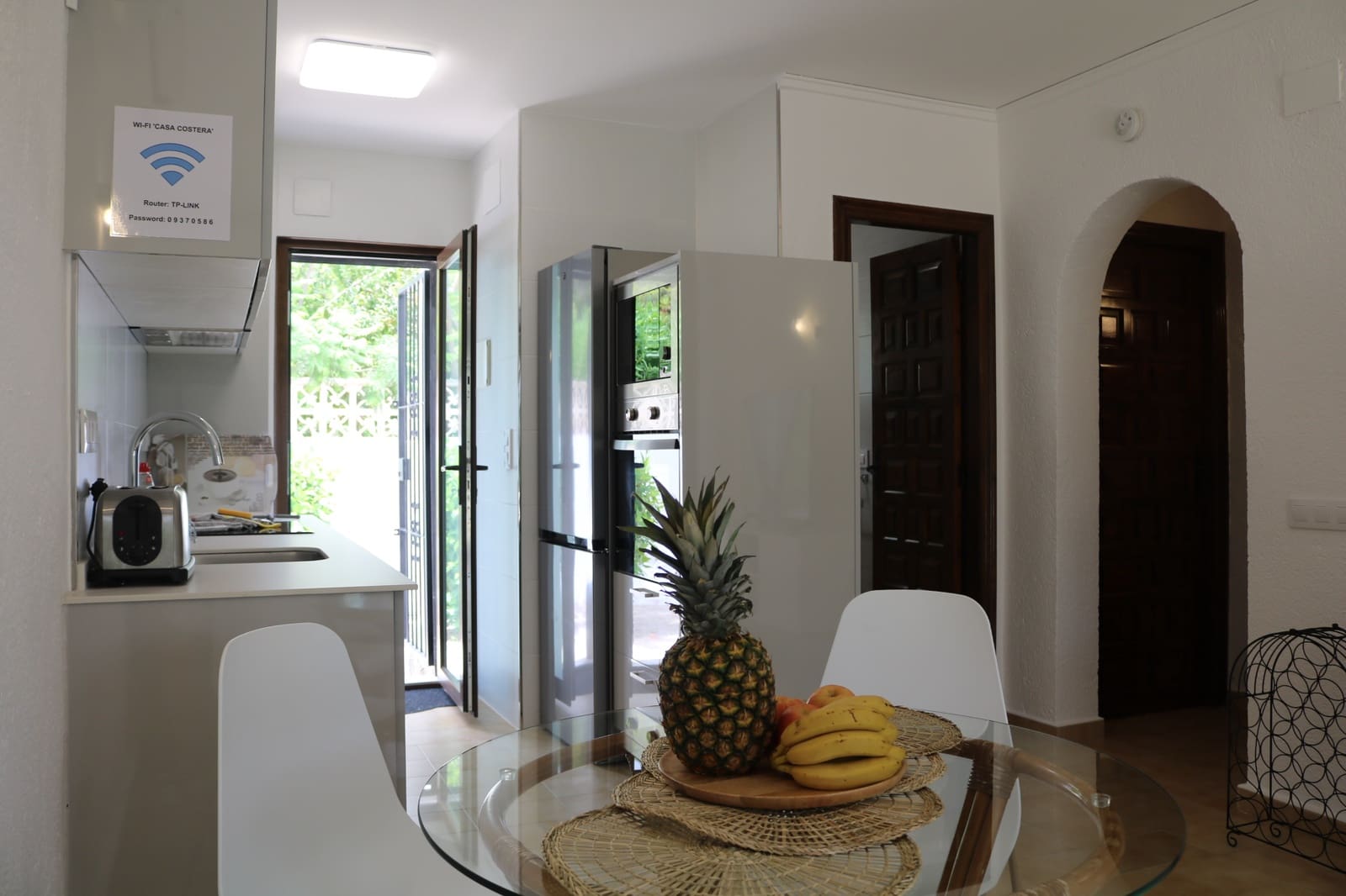   2 soveværelse   ferieVilla i Moraira   med   swimmingpool  garage  - € 560 (Ref: 4120508)