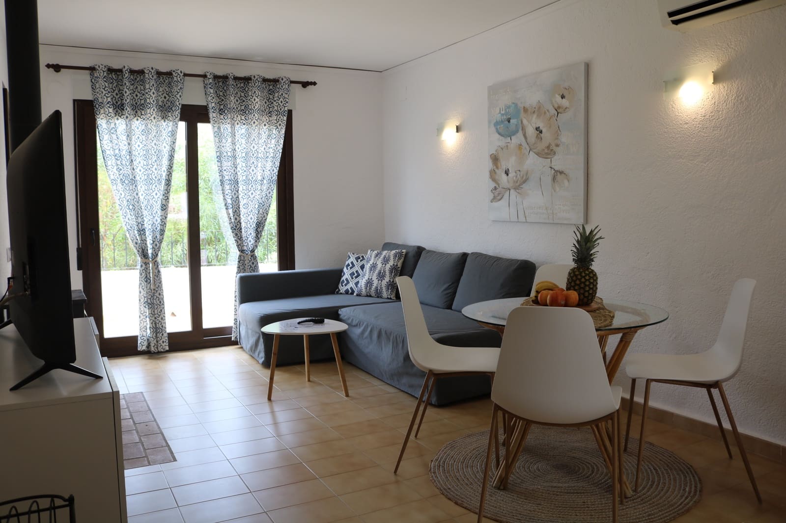   2 soveværelse   ferieVilla i Moraira   med   swimmingpool  garage  - € 560 (Ref: 4120508)