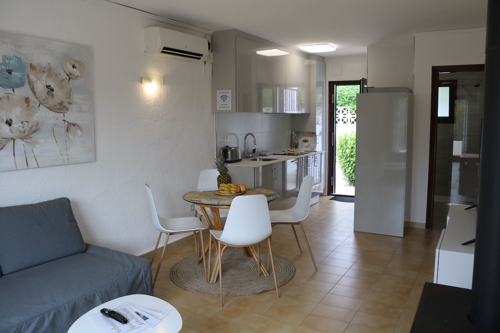   2 soveværelse   ferieVilla i Moraira   med   swimmingpool  garage  - € 560 (Ref: 4120508)