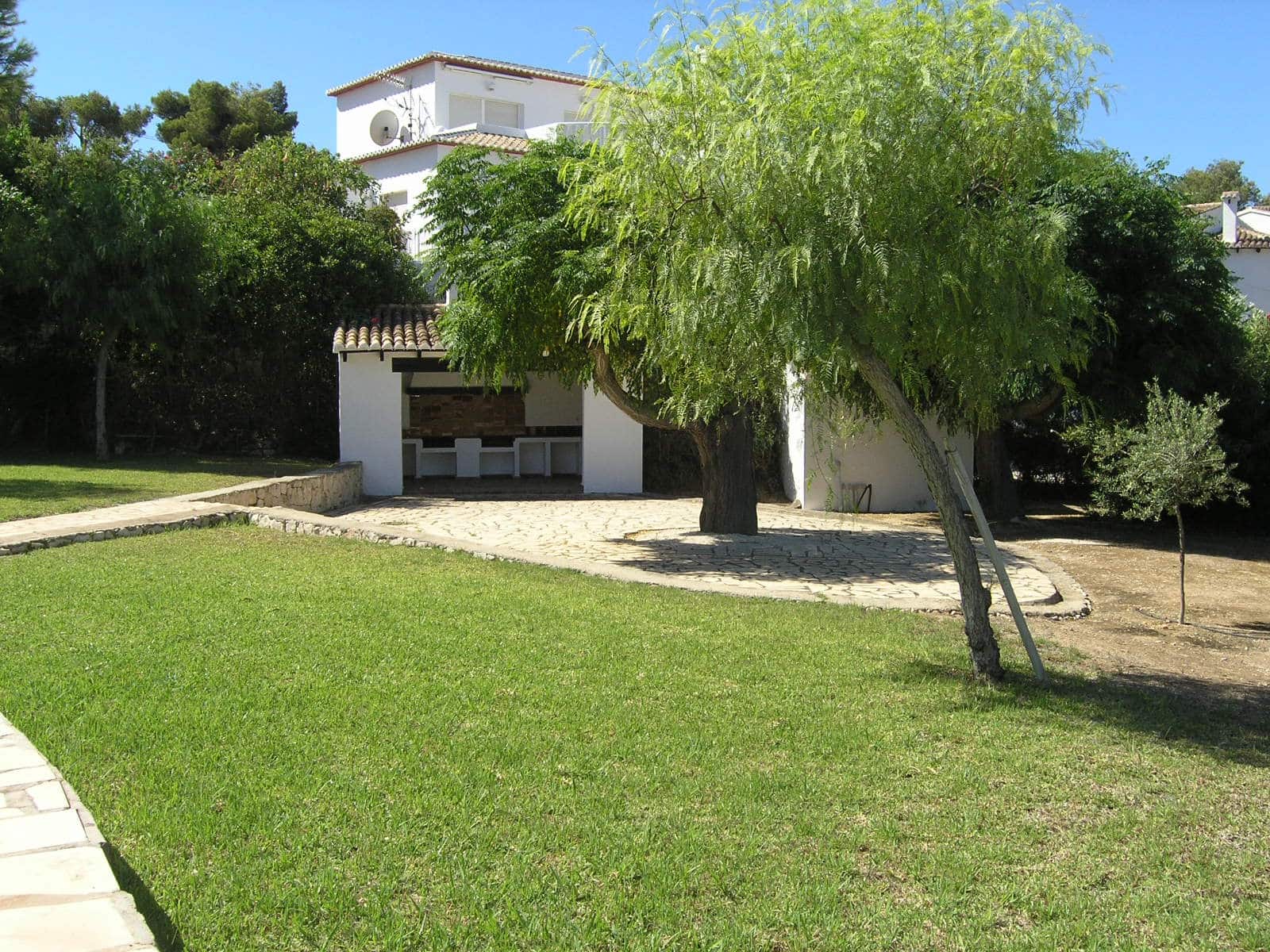   2 soveværelse   ferieVilla i Moraira   med   swimmingpool  garage  - € 560 (Ref: 4120508)