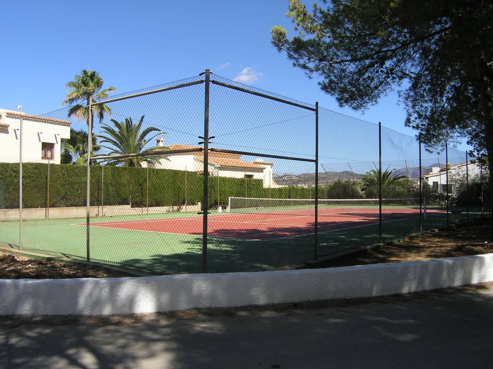   2 soveværelse   ferieVilla i Moraira   med   swimmingpool  garage  - € 560 (Ref: 4120508)