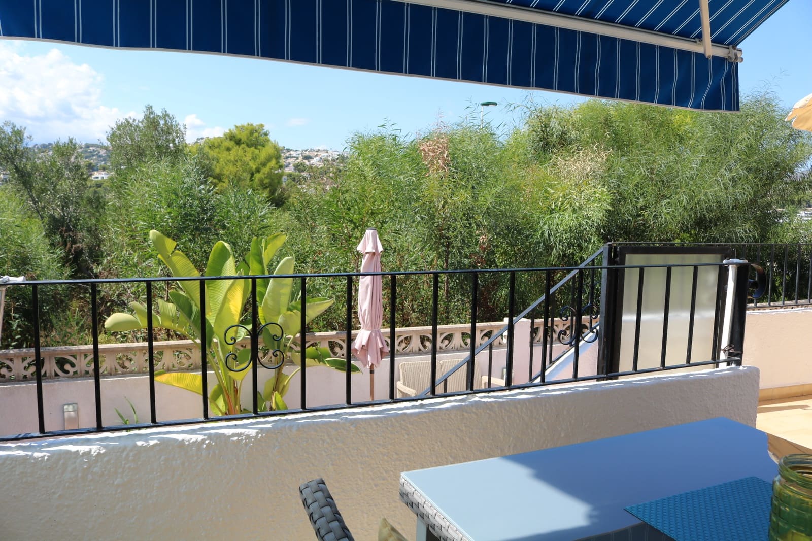   2 soveværelse   ferieVilla i Moraira   med   swimmingpool  garage  - € 560 (Ref: 4120508)