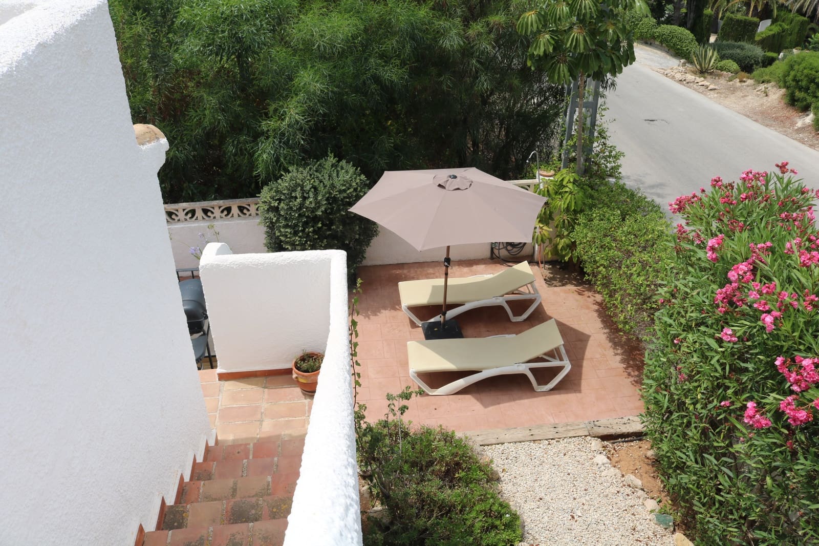   2 soveværelse   ferieVilla i Moraira   med   swimmingpool  garage  - € 560 (Ref: 4120508)