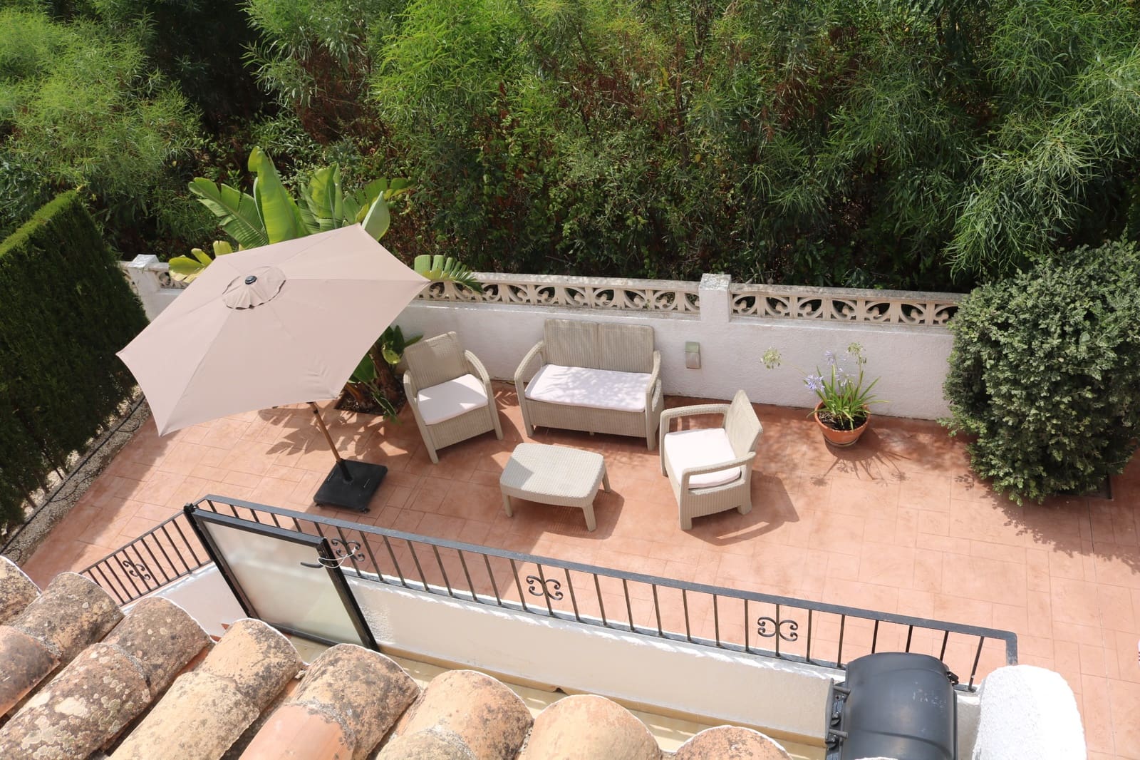   2 soveværelse   ferieVilla i Moraira   med   swimmingpool  garage  - € 560 (Ref: 4120508)