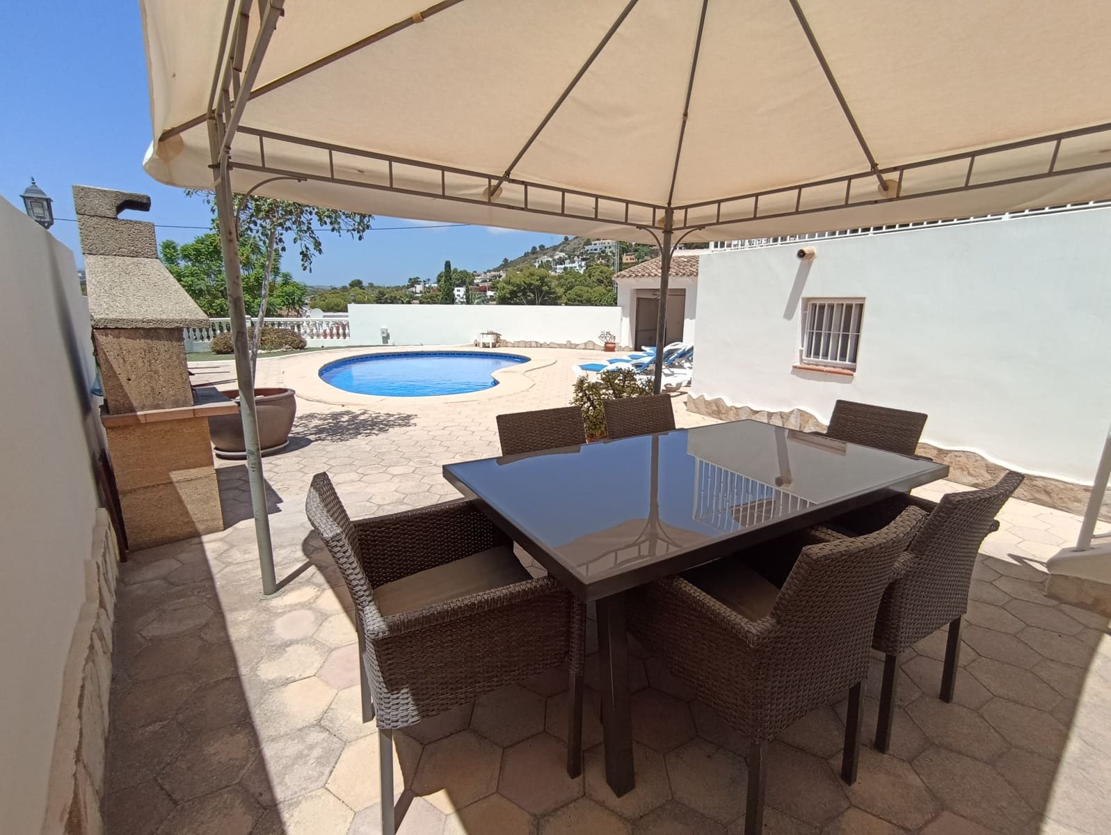 3 bedroom Villa for holiday rental in Moraira with pool garage - € 850 (Ref: 4120522)