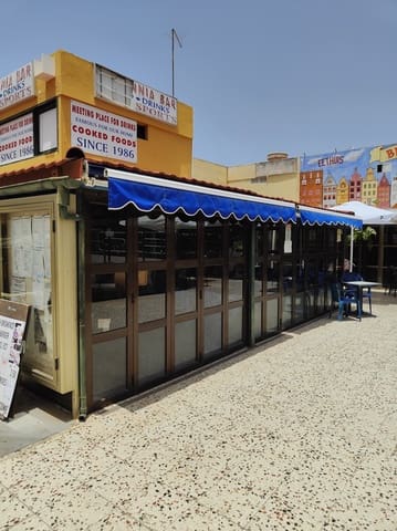 Commercial for sale in Playa del Inglés, San Bartolomé de Tirajana - € 210,000 (Ref: 10001018)