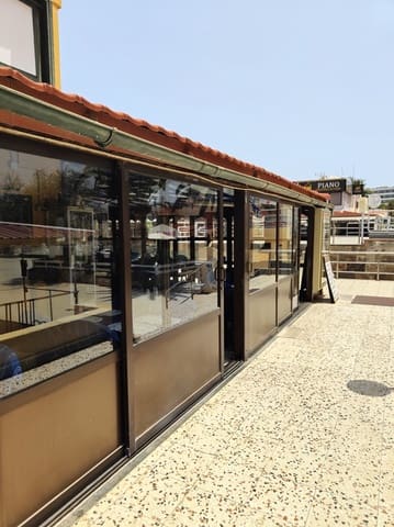 Commercial for sale in Playa del Inglés, San Bartolomé de Tirajana - € 210,000 (Ref: 10001018)