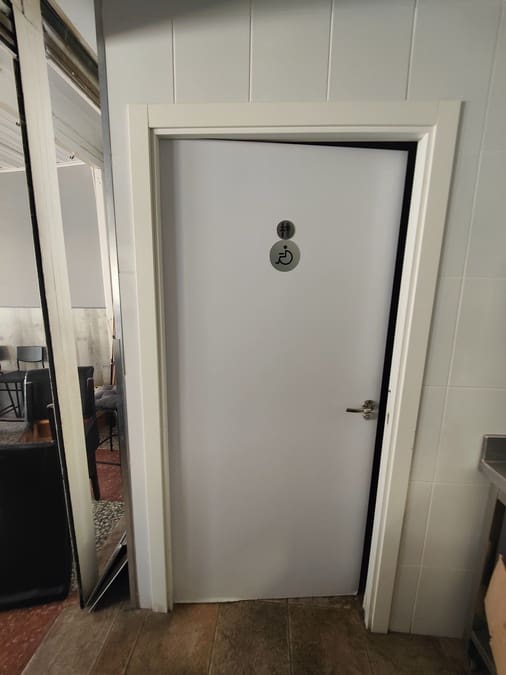 Commercial for sale in Playa del Ingles - € 130,000 (Ref: 10001019)