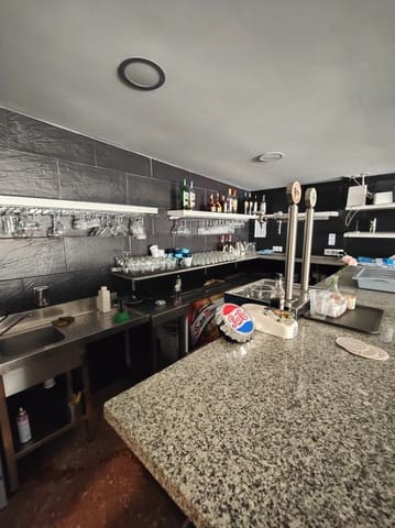 Commercial for sale in Playa del Inglés, San Bartolomé de Tirajana - € 130,000 (Ref: 10001019)