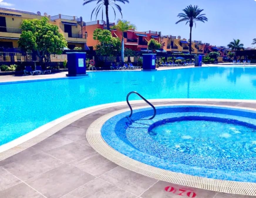4 bedroom Townhouse for sale in Maspalomas with pool - € 750,000 (Ref: 10065533)