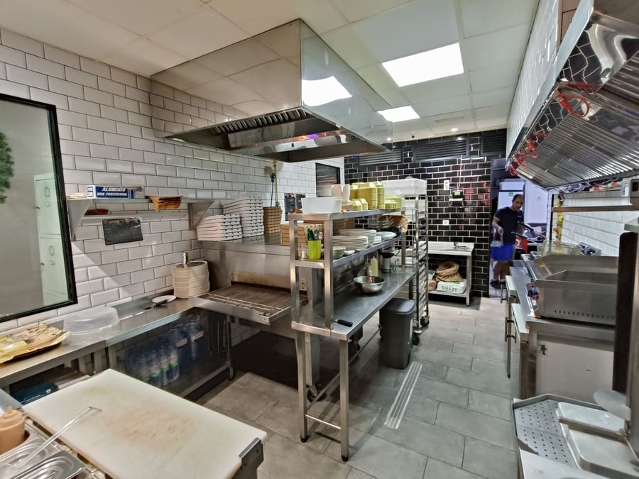 Erhverv til salg i San Fernando - € 155.000 (Ref: 8002655)