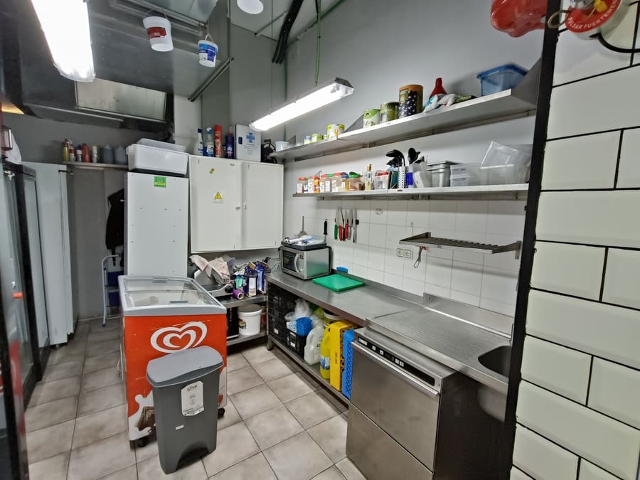 Erhverv til salg i San Fernando - € 155.000 (Ref: 8002655)