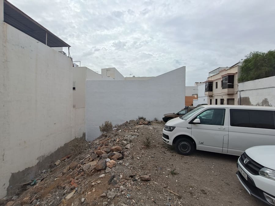 Grunde uden byggetilladelser til salg i Ingenio - € 45.000 (Ref: 8481202)