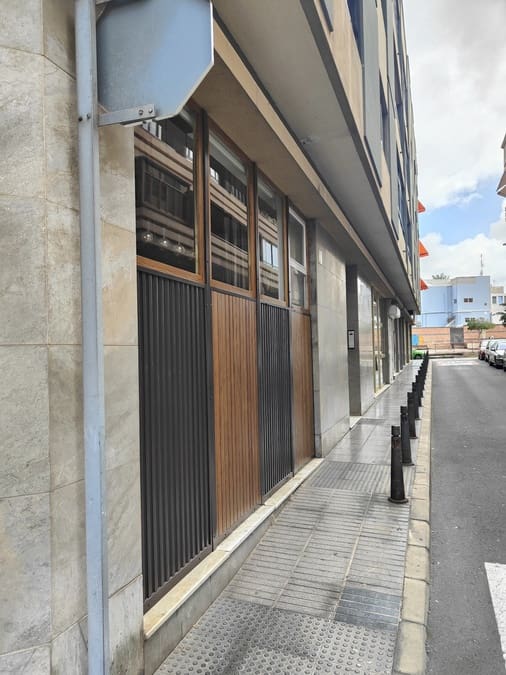 2 bedroom Apartment for sale in Las Palmas de Gran Canaria - € 325,000 (Ref: 9238107)